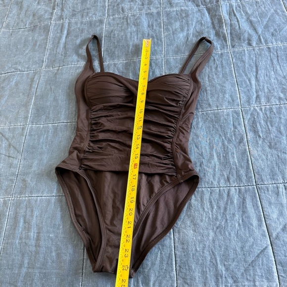 La Blanca Island Goddess One-Piece Swimsuit - size 6 - Picture 5 of 9